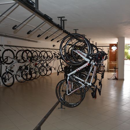 Hotel Li Graniti Baja Sardinia Buitenkant foto