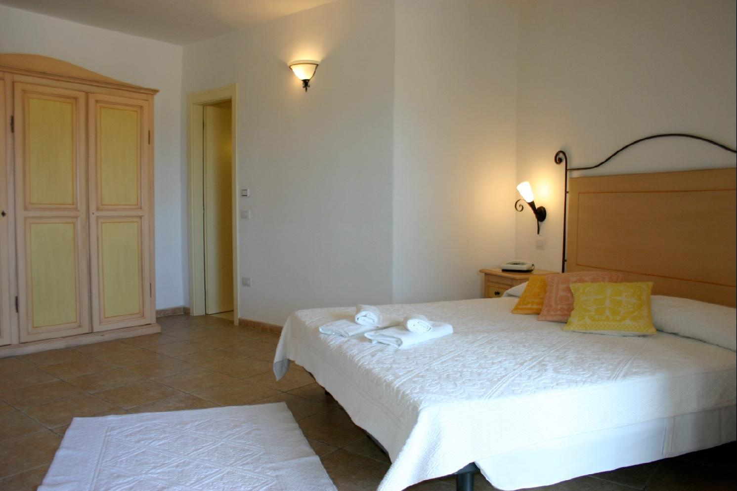 Hotel Li Graniti Baja Sardinia Buitenkant foto