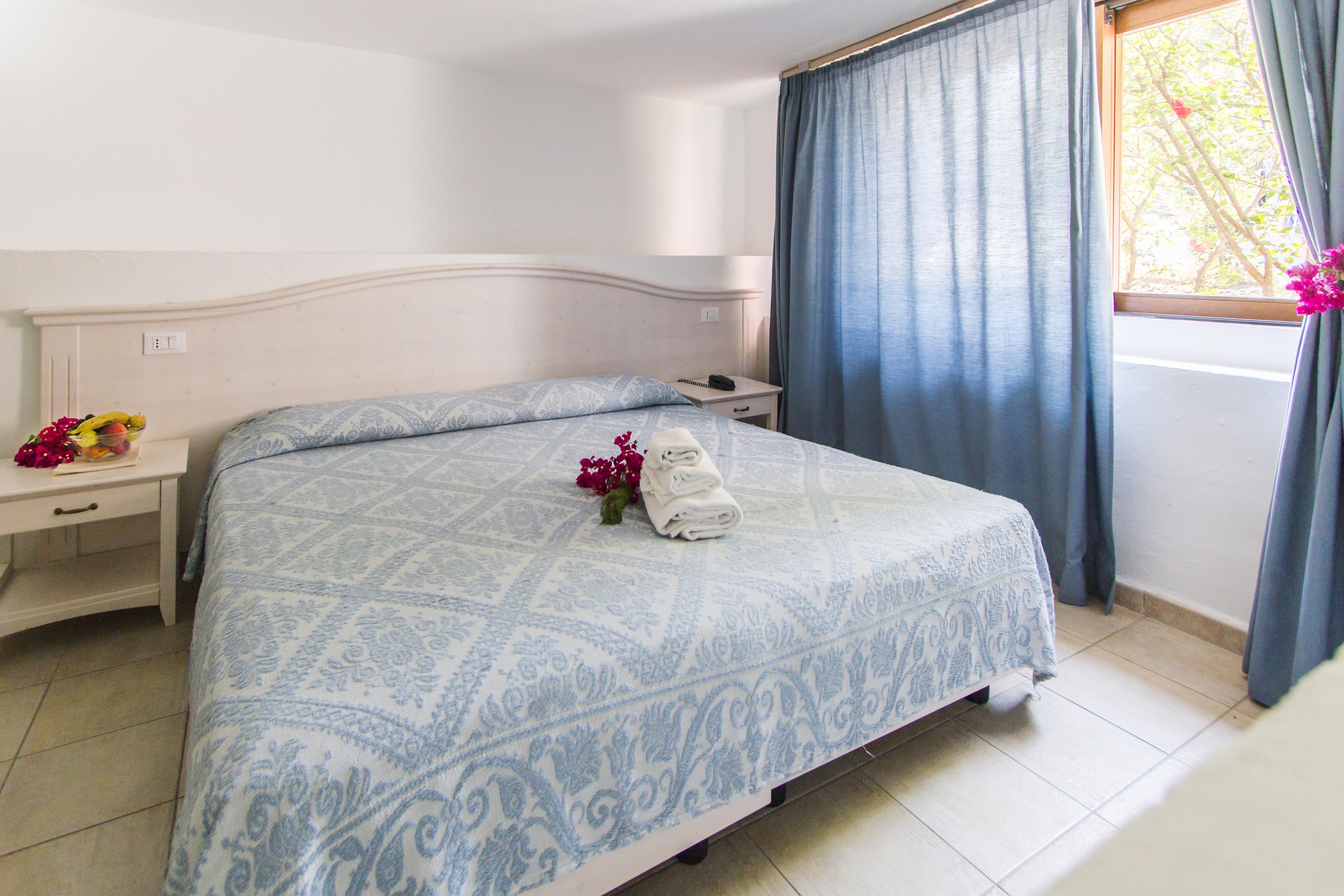Hotel Li Graniti Baja Sardinia Buitenkant foto