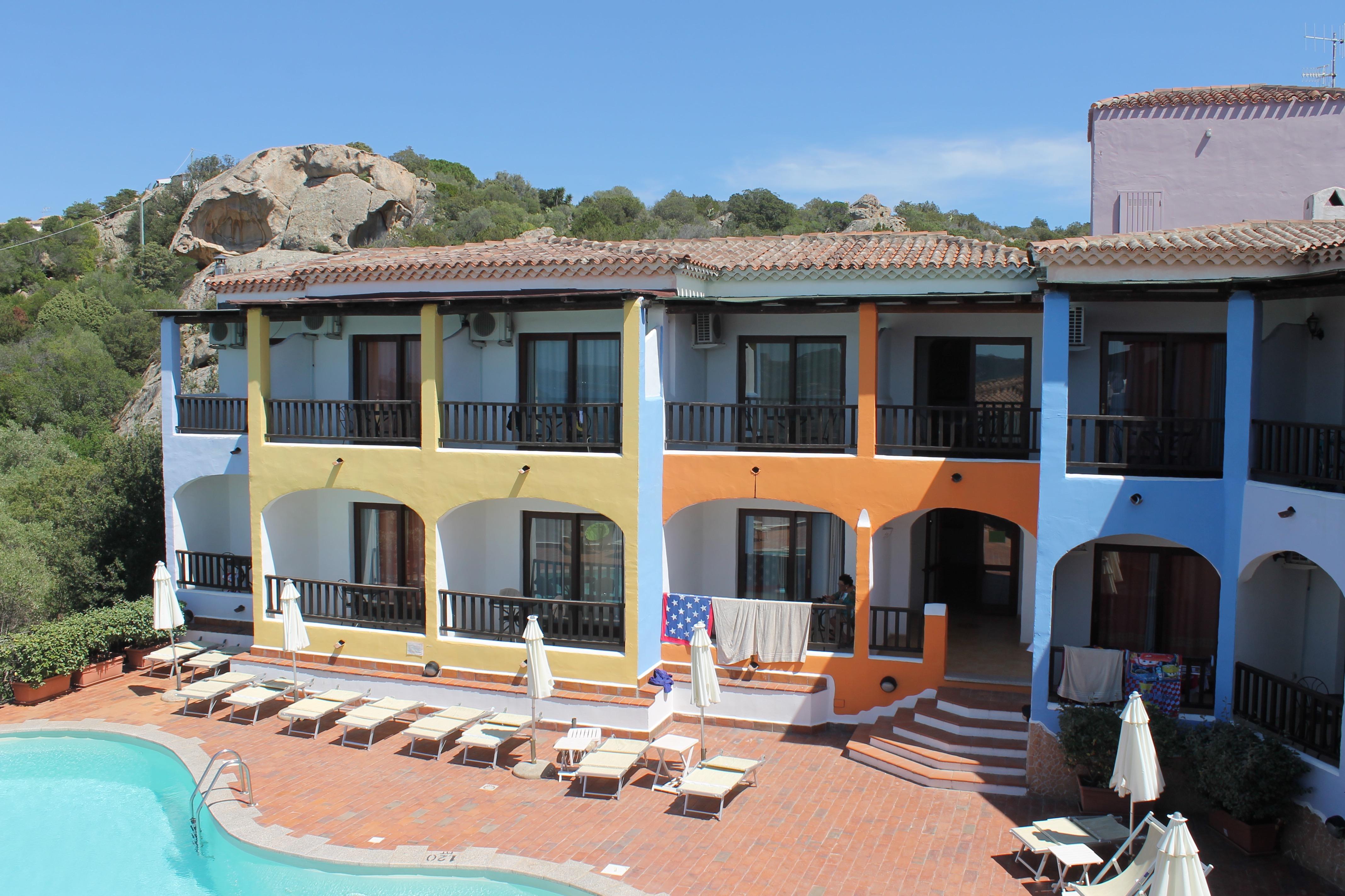 Hotel Li Graniti Baja Sardinia Buitenkant foto