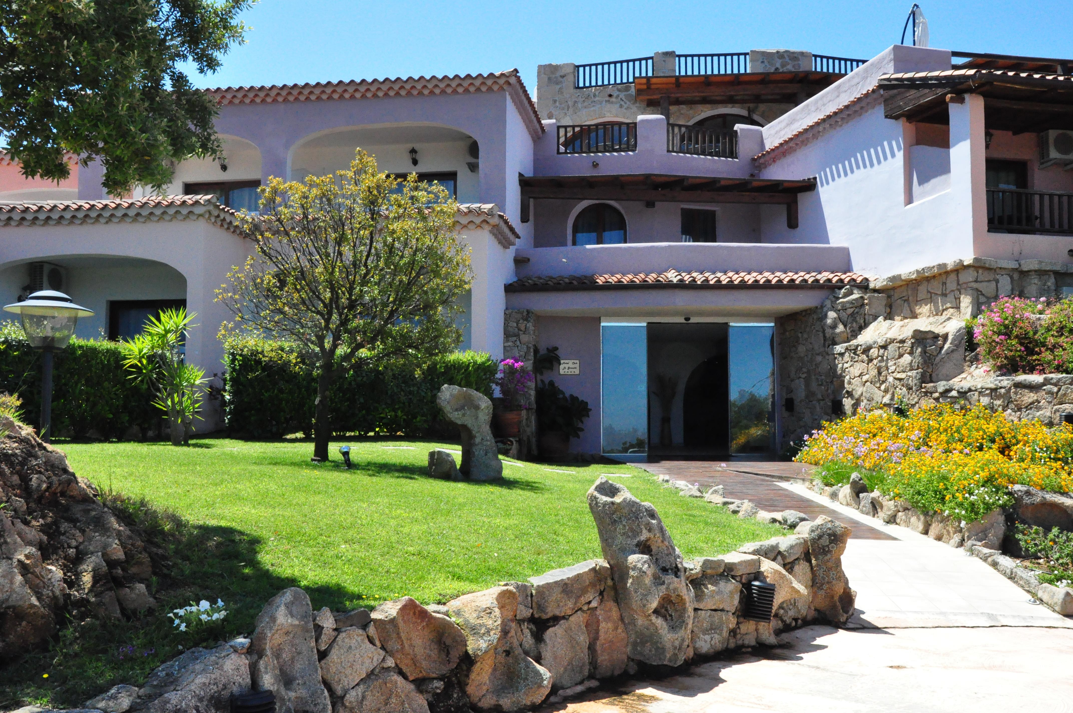 Hotel Li Graniti Baja Sardinia Buitenkant foto
