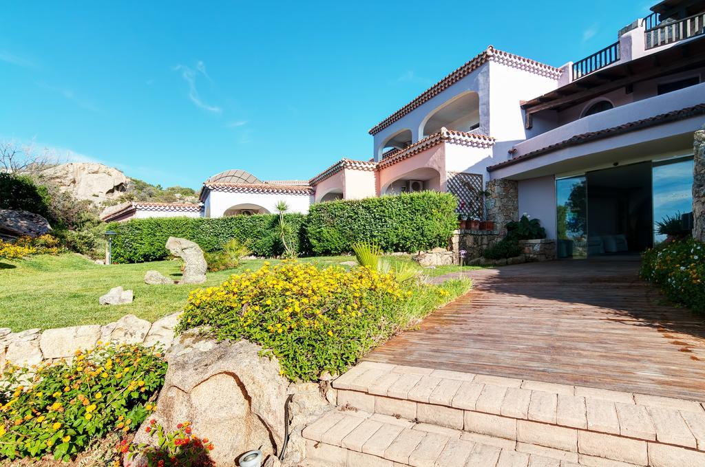 Hotel Li Graniti Baja Sardinia Buitenkant foto