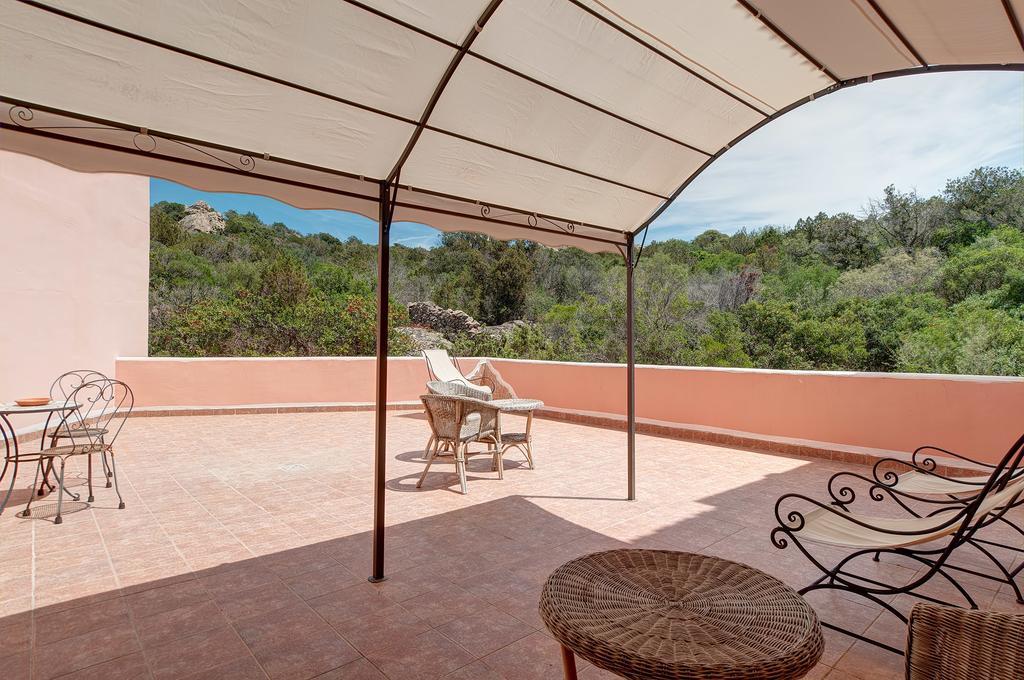 Hotel Li Graniti Baja Sardinia Buitenkant foto