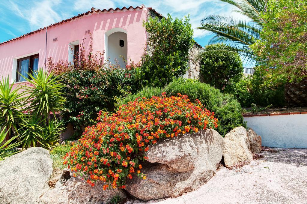 Hotel Li Graniti Baja Sardinia Buitenkant foto
