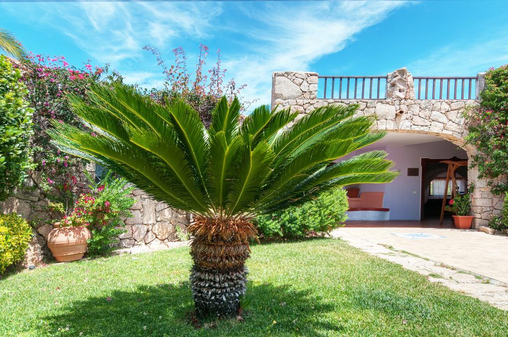 Hotel Li Graniti Baja Sardinia Buitenkant foto