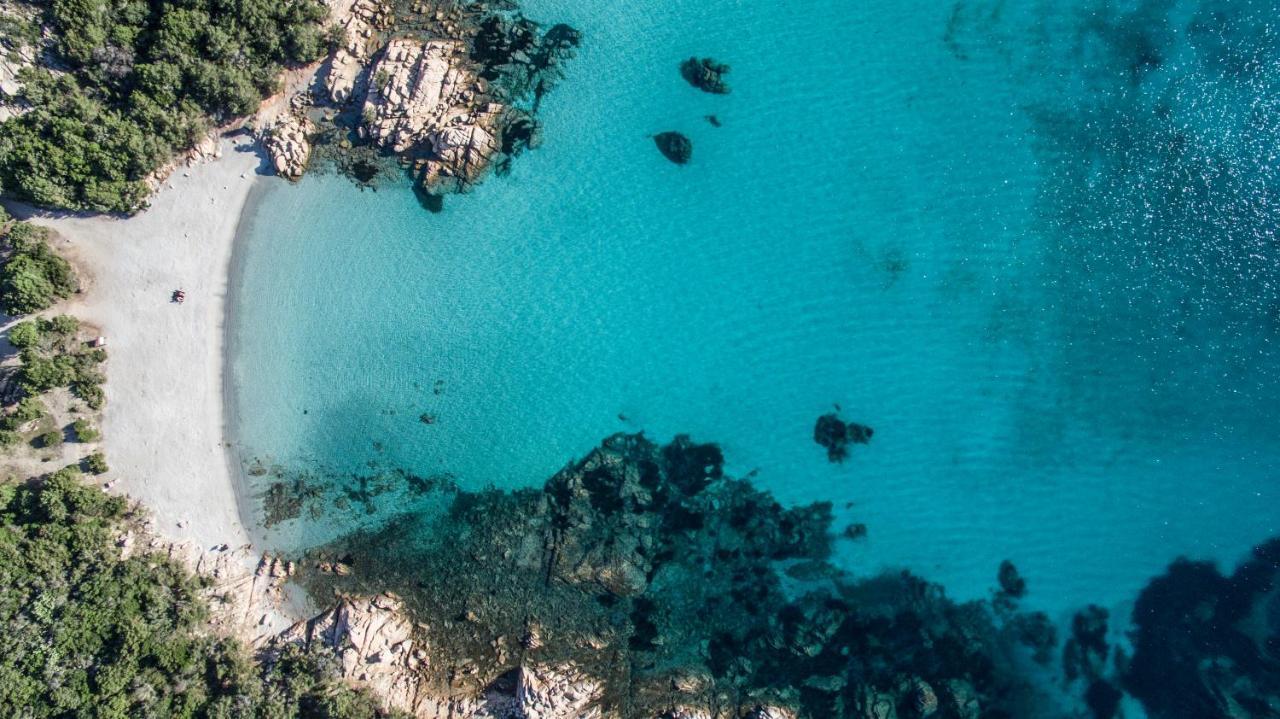 Hotel Li Graniti Baja Sardinia Buitenkant foto