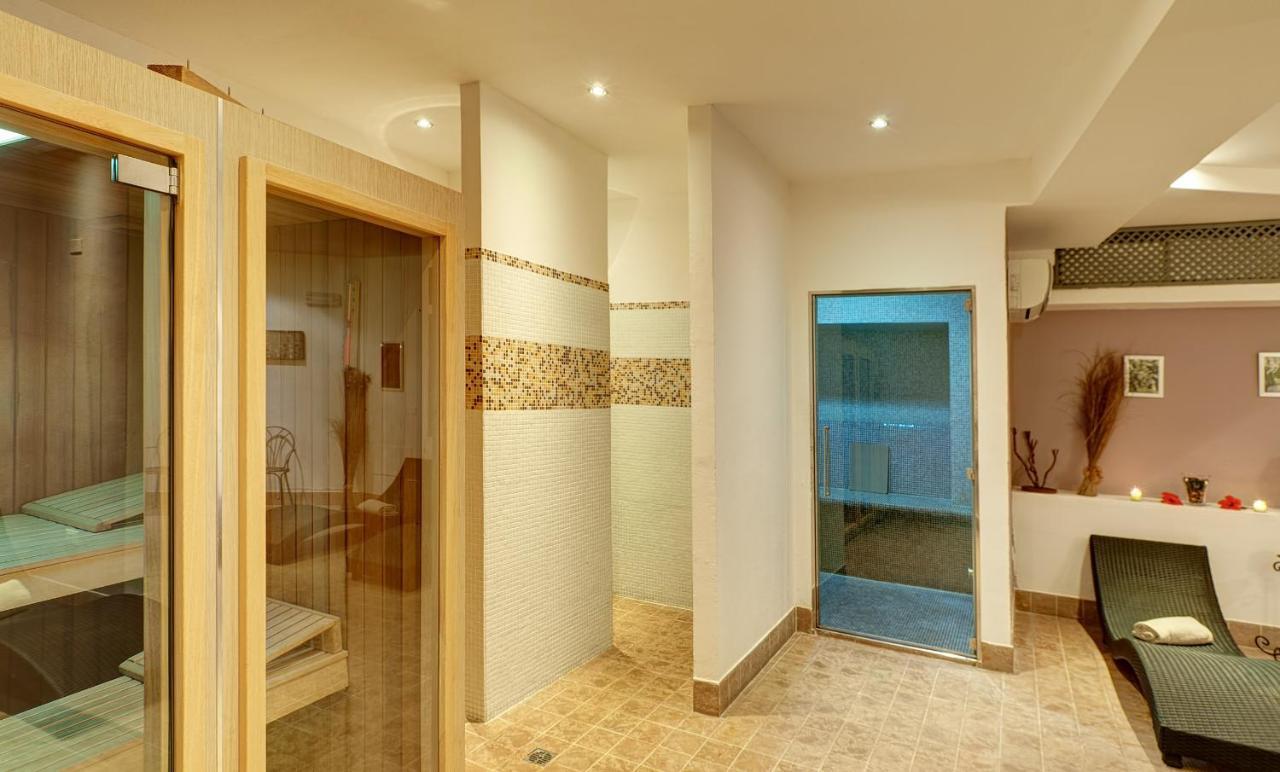 Hotel Li Graniti Baja Sardinia Buitenkant foto