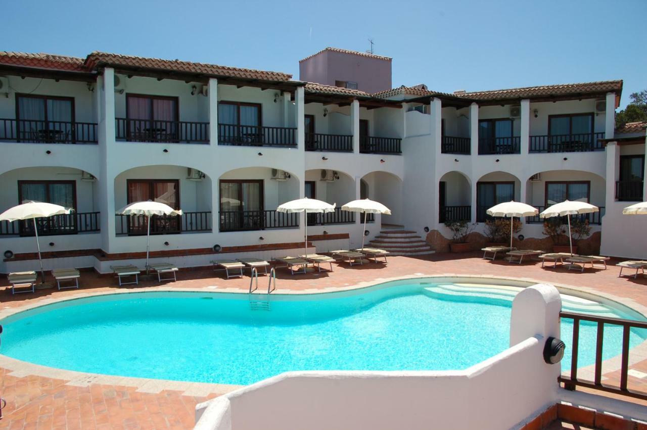 Hotel Li Graniti Baja Sardinia Buitenkant foto