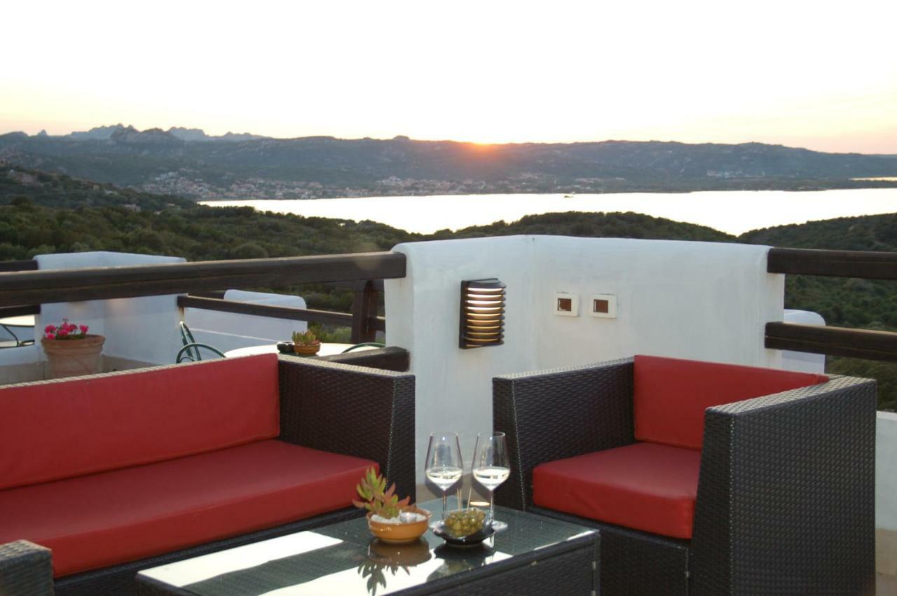 Hotel Li Graniti Baja Sardinia Buitenkant foto