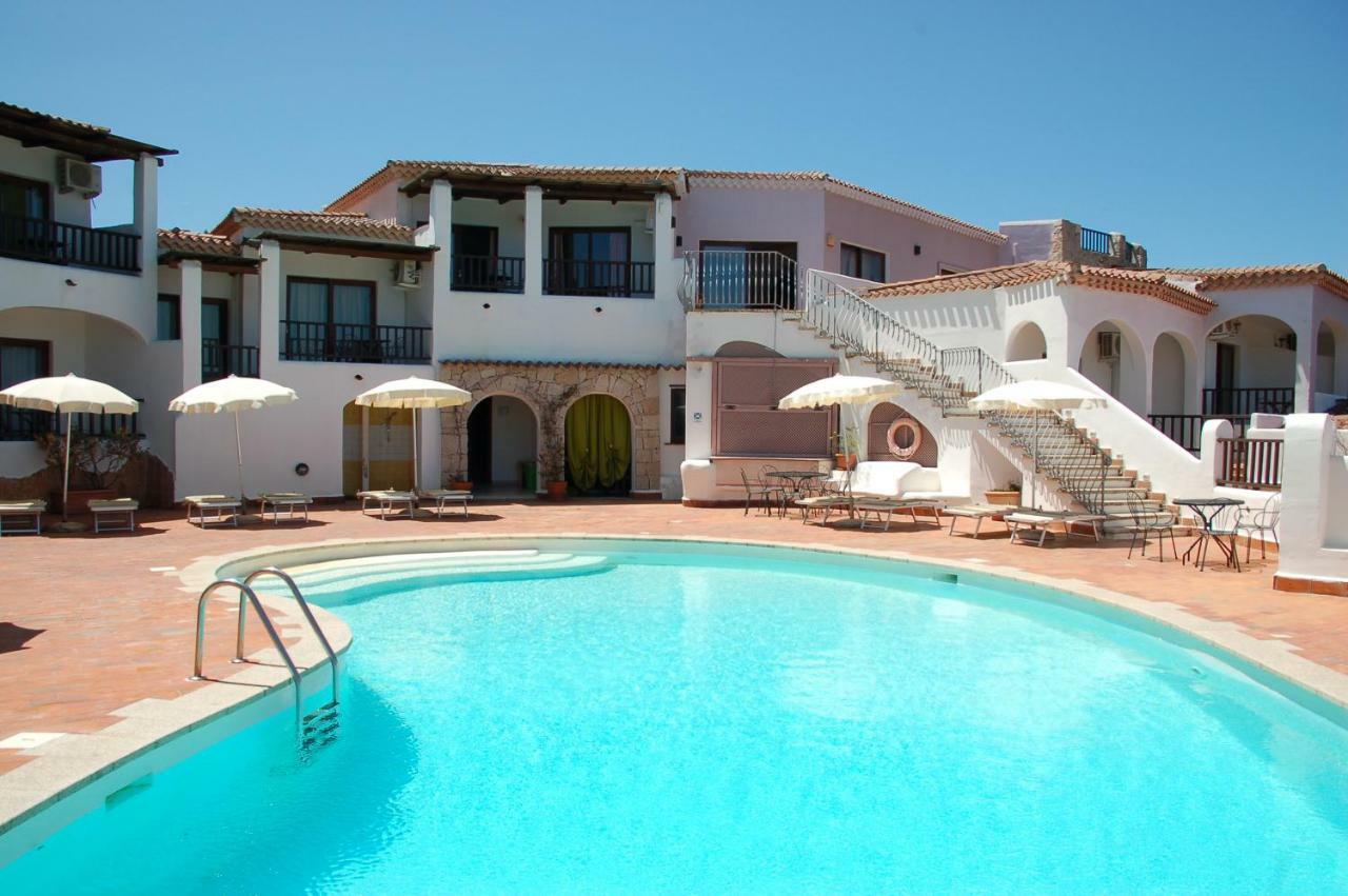 Hotel Li Graniti Baja Sardinia Buitenkant foto