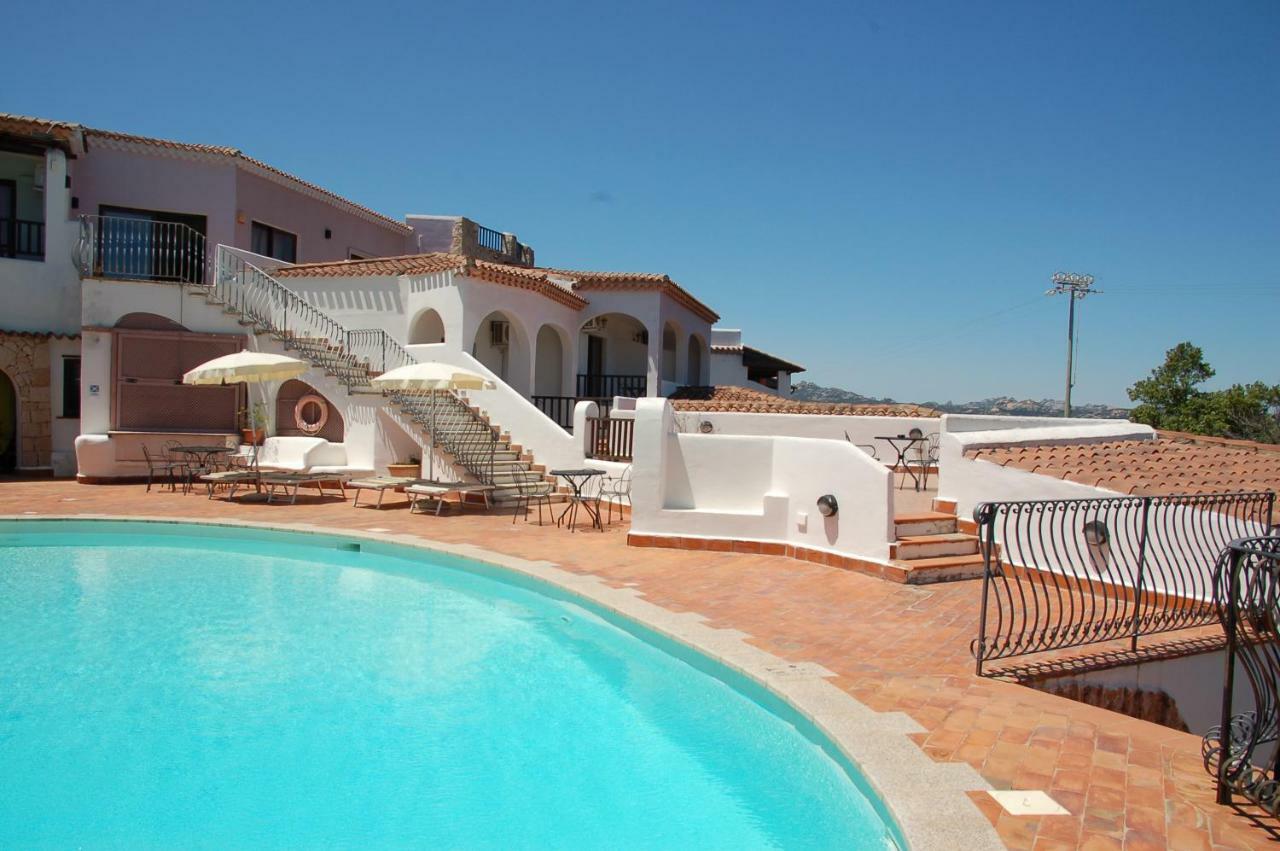 Hotel Li Graniti Baja Sardinia Buitenkant foto